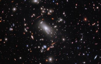 Galaxy cluster MACS J1423 (NIRCam image)