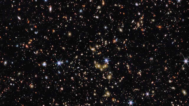 Pan video: Infrared and optical image (Hubble and Webb)